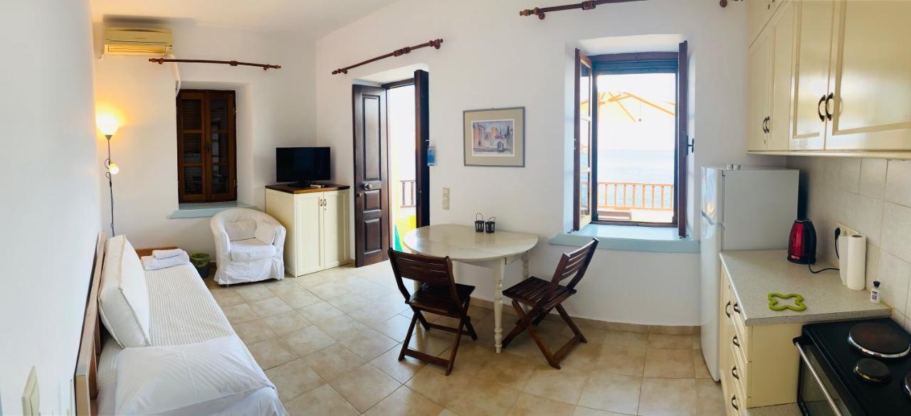 Villa Amalia Chalki Town Екстер'єр фото