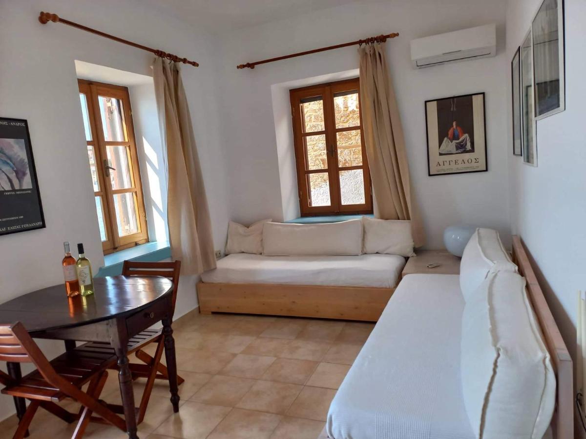 Villa Amalia Chalki Town Екстер'єр фото