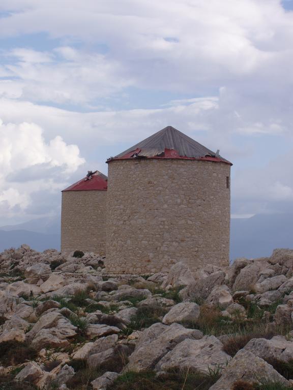 Villa Amalia Chalki Town Екстер'єр фото