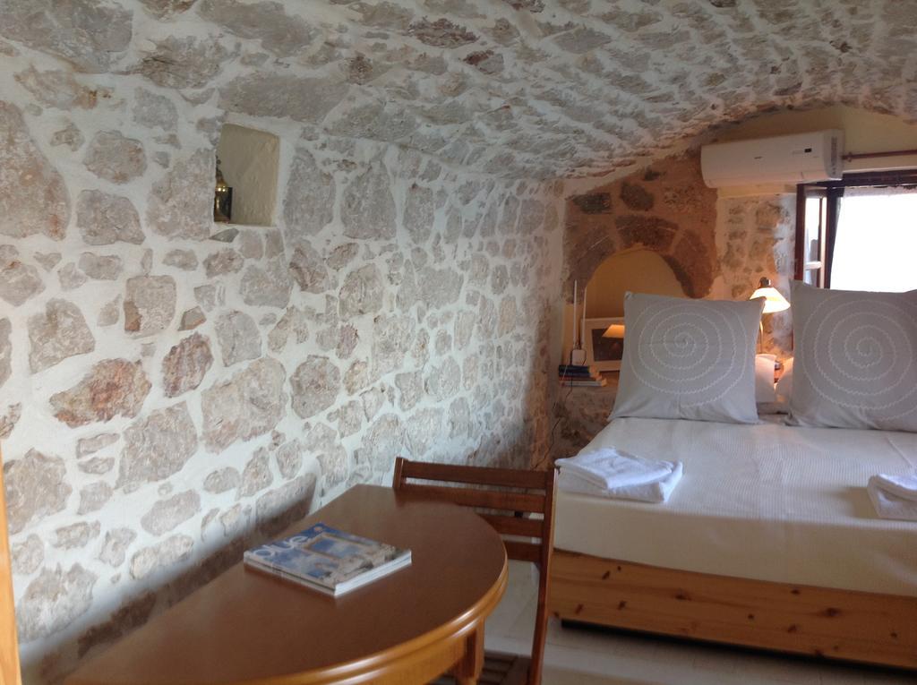 Villa Amalia Chalki Town Екстер'єр фото