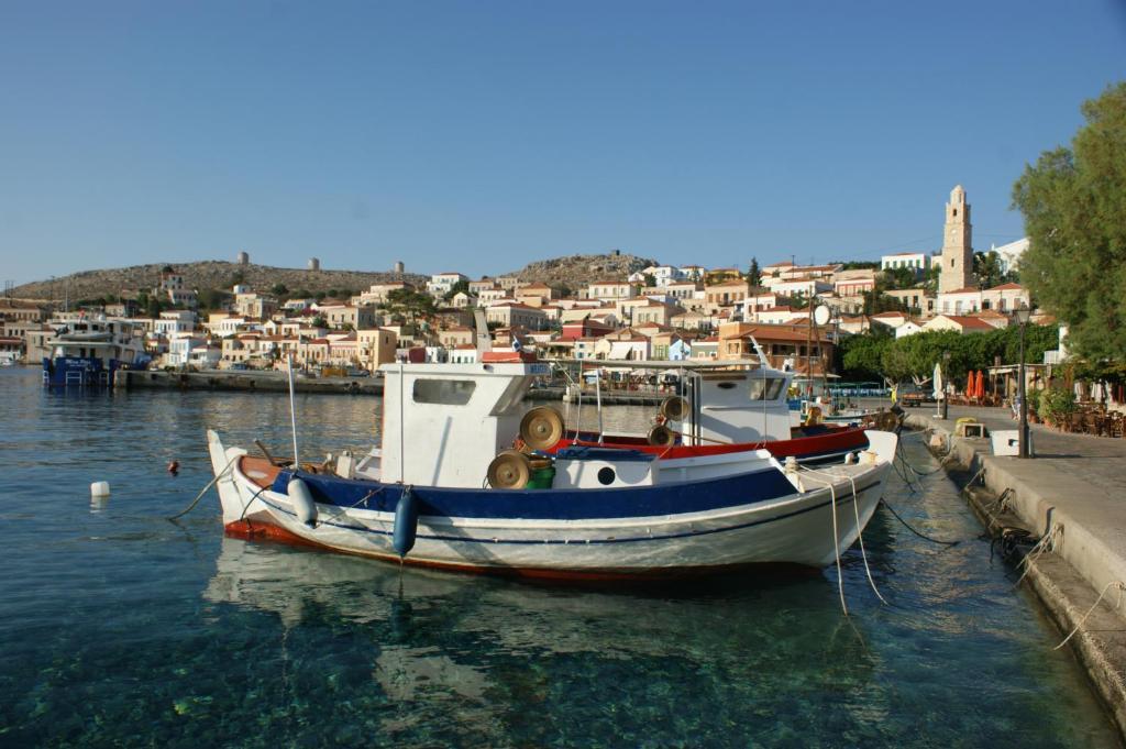 Villa Amalia Chalki Town Екстер'єр фото