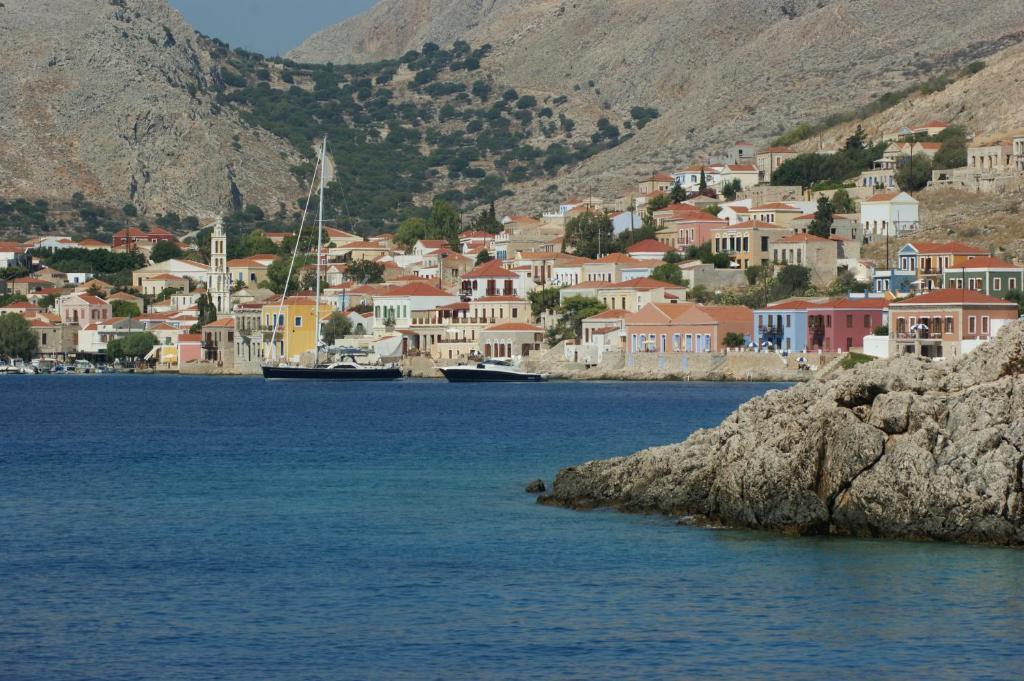 Villa Amalia Chalki Town Екстер'єр фото