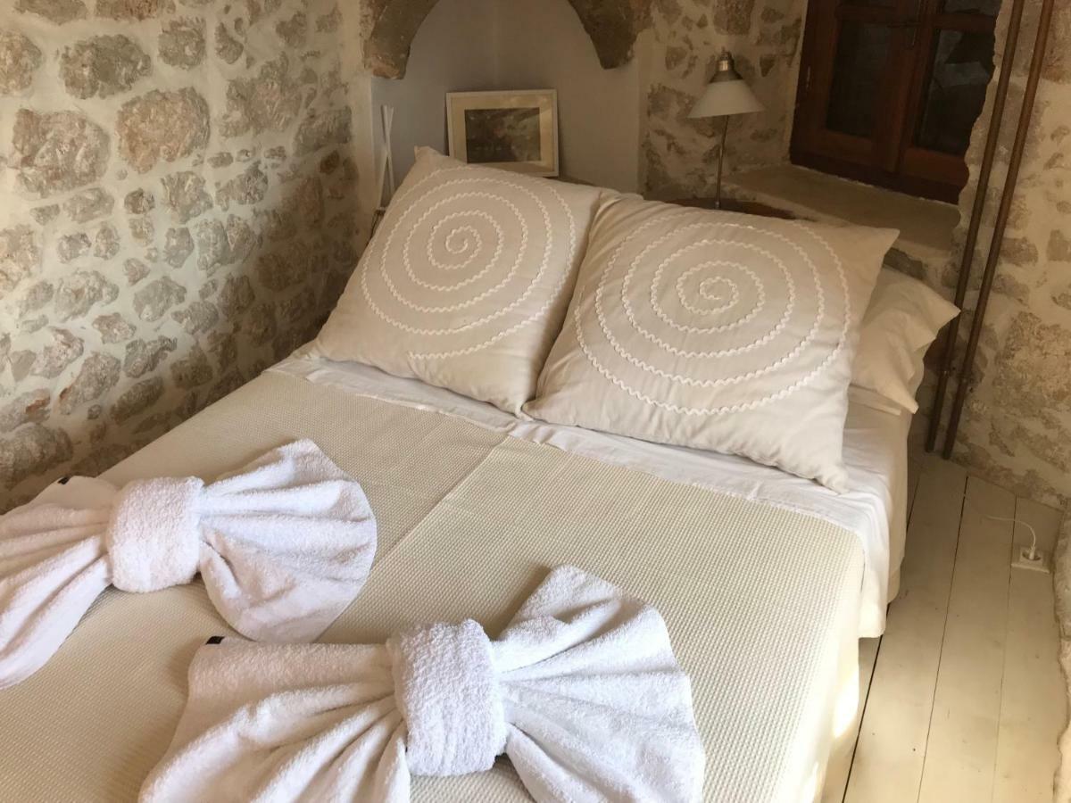 Villa Amalia Chalki Town Екстер'єр фото