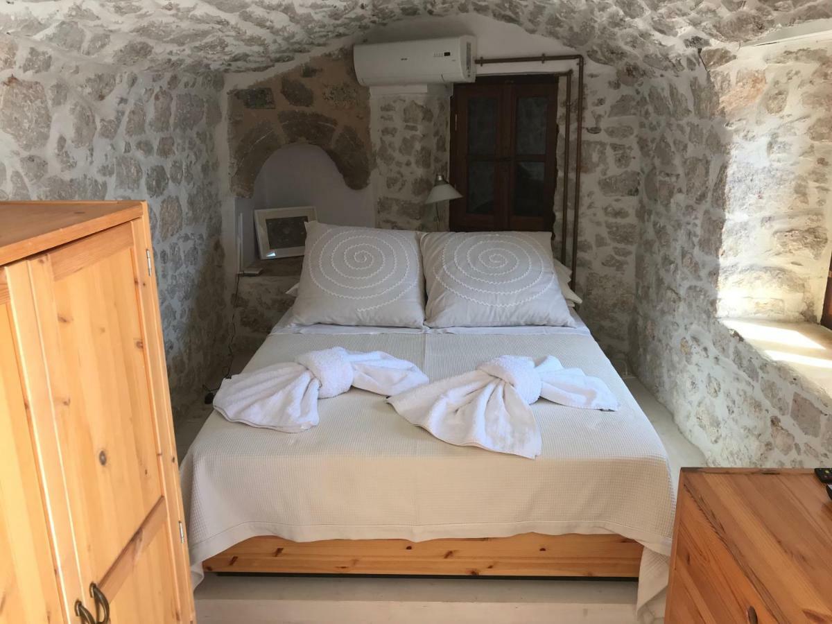 Villa Amalia Chalki Town Екстер'єр фото