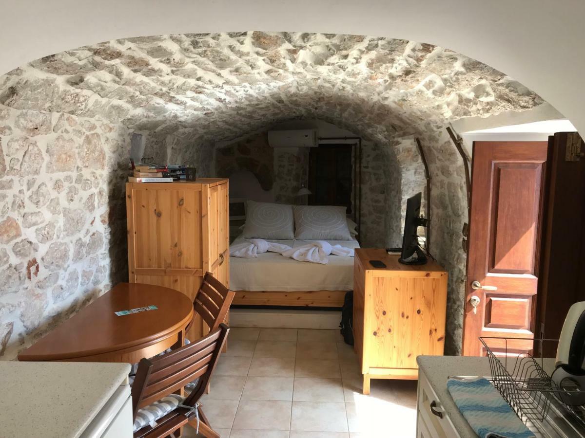 Villa Amalia Chalki Town Екстер'єр фото